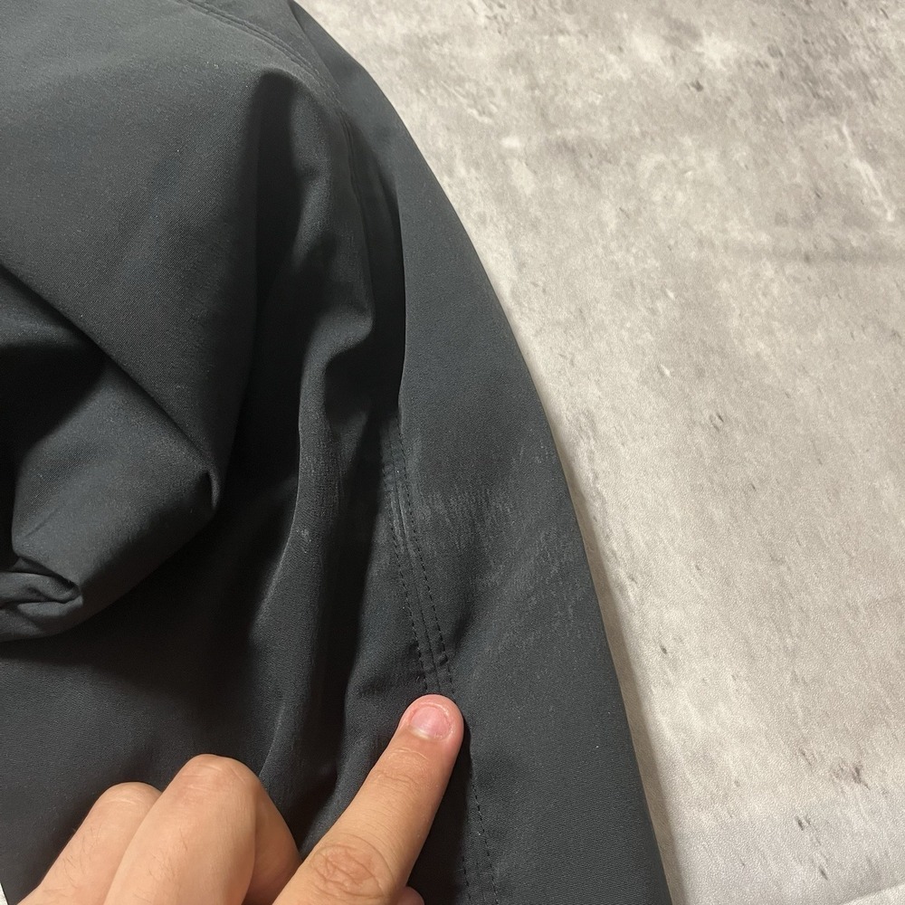 Hurley Men's Large Black Zip Up Jacket with Hood Reflective Logo Lightweight - Picture 3 of 10